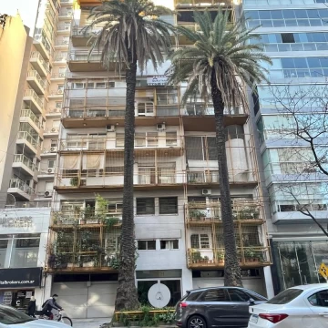 Departamento  tipo duplex con cochera y  baulera en Palermo