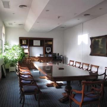 Edificio Art Decó reciclado, 9 plantas, subsuelo con auditorium, PB y 6 plantas de oficinas