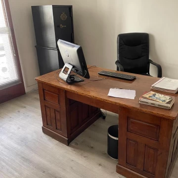 Oficina en  Perón  al 300