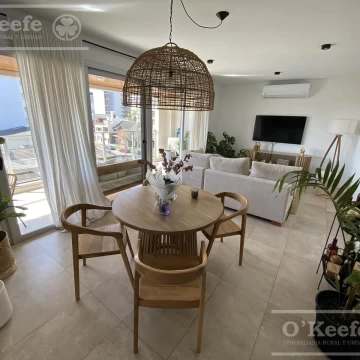 Piso de 4 ambientes con cochera, en Venta, de gran comodidad y calidad. APTO CREDITO