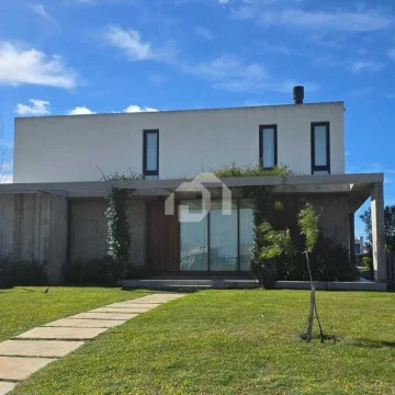 Casa  en Venta en San Sebastian, Escobar, G.B.A. Zona Norte