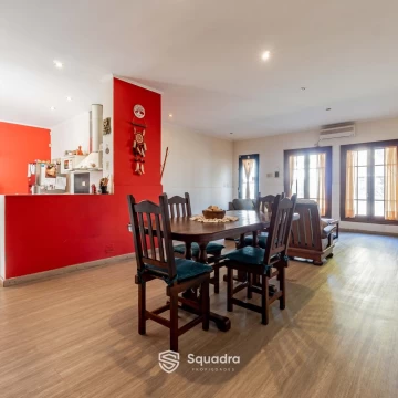 VENTA | PERMUTA - Casa de 3 dormitorios, patio y cochera - Matheu, Rosario. APTO CRÉDITO.