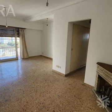 Venta de departamento 3 ambientes con balcón en Capital Federal