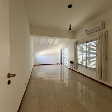 1758057158.jpg