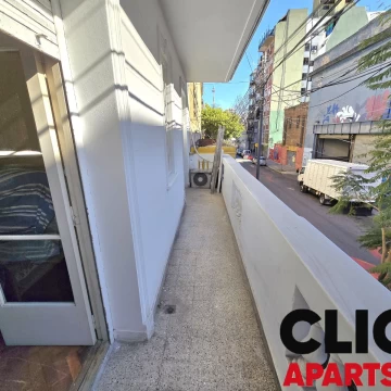 Venta - 3 ambientes con dependencia - Balcón - Balvanera