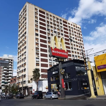 Venta departamento 2 ambientes en el centro de Ramos apto profesional