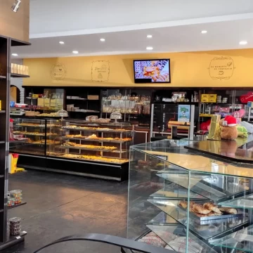 Fondo de comercio confitería, resto bar y salón de eventos + propiedad