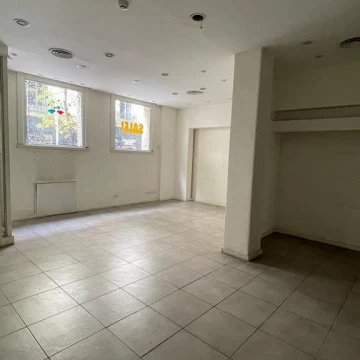 Local en venta de 1 ambiente en Recoleta. Apto consultorio médico