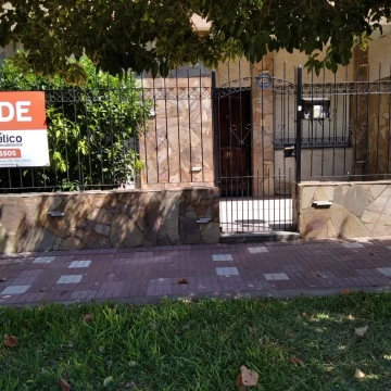 Casa en venta en barrio Alem de San Lorenzo