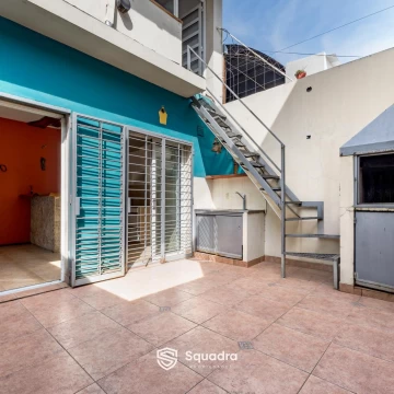 Casa de 2 dormitorios con Patio, Quincho y Cochera