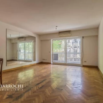 Semipiso Apto Profesional con Cochera en RECOLETA