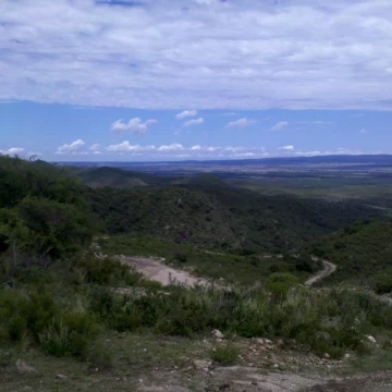 Campo 75 hectáreas con costa de arroyo y escritura en Ambul IDEAL DESARROLLO TURISTICO