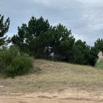 Lote Terreno al 600 en Venta en Barrio Golf II, Costa Esmeralda