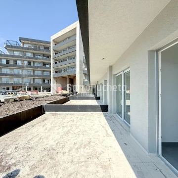 Venta departamento 2 ambientes con patio en La Renata Golf.