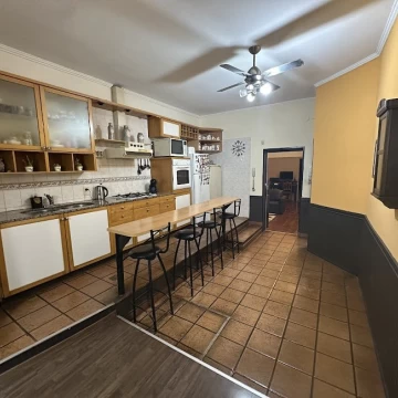 Retasada: 3 dormitorios, garage y terraza en Arroyito Río