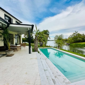 Casa al lago en alquiler Enero 2027. Barrio Castores - Nordelta