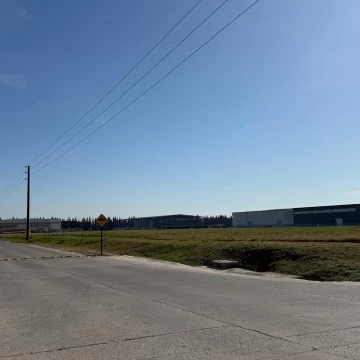 EXCELENTE Terreno industrial de 53.157 mts  Polo Industrial EZEIZA total o fraccionado
