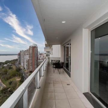 VENTA - DEPARTAMENTO DE TRES DORMITORIOS,  VISTA AL RIO EN BARRIO MARTIN