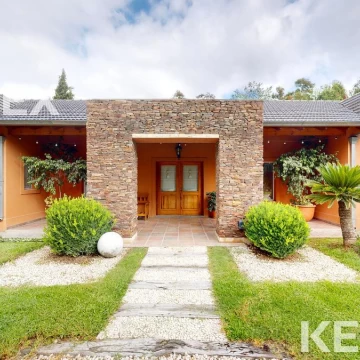 VENTA CASA 4 DORMITORIOS CAMPOS DE ROCA
