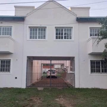Complejo de 4 Dúplex de 3 Ambientes en Venta en Colón, Entre Ríos.