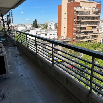 ALQUILER - 2 Ambientes con balcón - semi nuevo impecable - CABALLITO