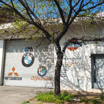 Venta de local estilo taller, en Castelar Sur
