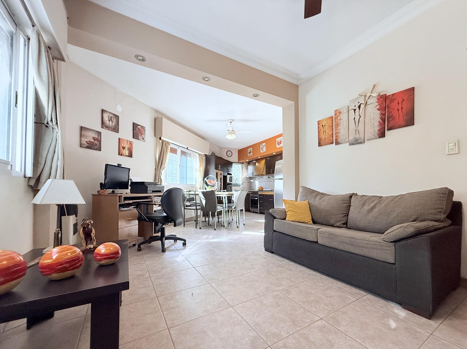 CASA EN VENTA EN VILLA URQUIZA 5 AMBIENTES CON TERRAZA Y COCHERA - PERMUTA - 2