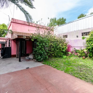 Venta Hermosa Casa 4 amb con Patio y Jardin
