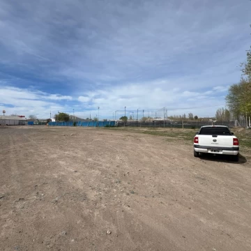 Terreno comercial en Valentina Sur casi Ruta 22