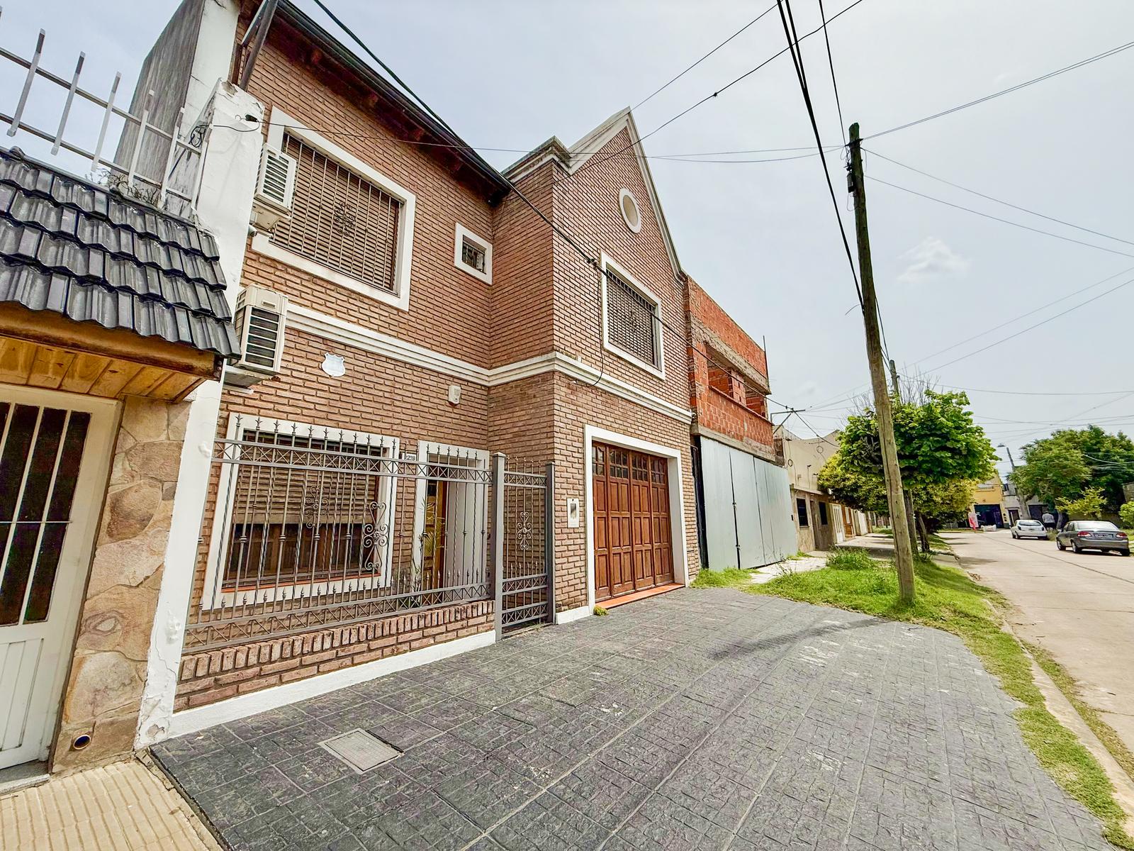 Casa de 3 dormitorios en Jorge Cura, Rosario