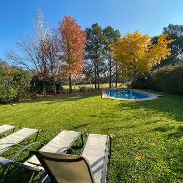 Casa en venta en Abril Club De Campo fondo golf 6 ambientes Hudson Berazategui