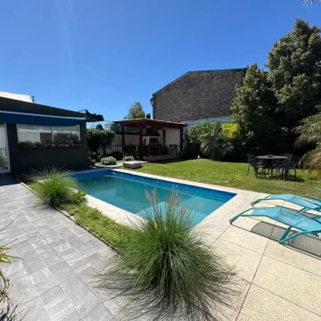 VENDE/PERMUTA hermosa propiedad ubicada en Barrio San Isidro