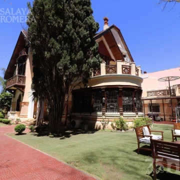 Residencia en venta estilo ingles en Olivos calle Corrientes