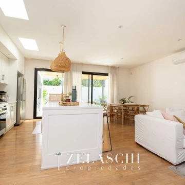 Venta: casa sobre calle Fredes, Ciudad Jardín 
