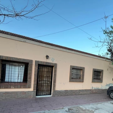 Casa en Villa Nueva a pasos de Municipalidad