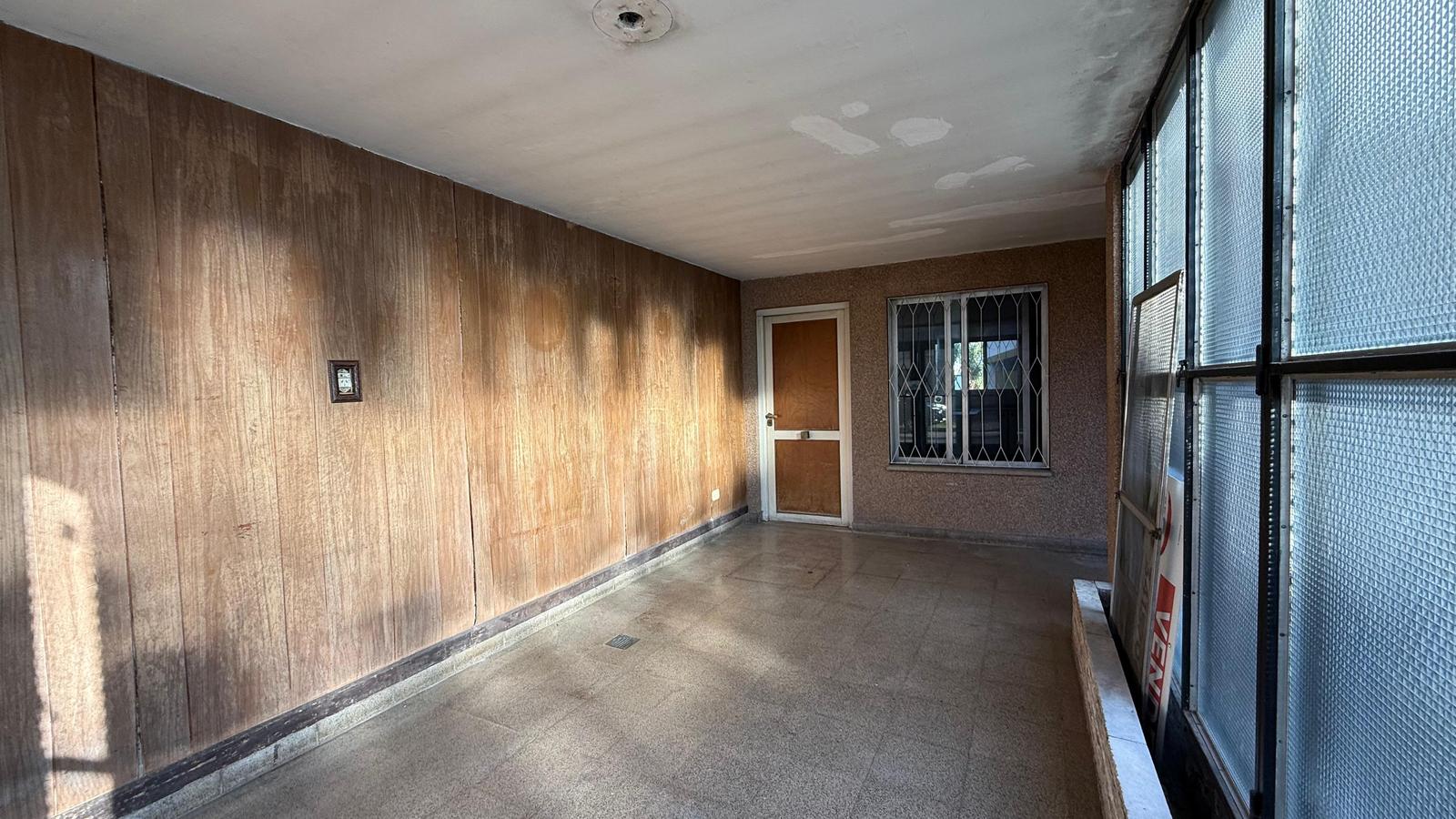 Casa en venta de 3 dormitorios con patio, parrilla y cochera - Rosario, Jorge Cura
