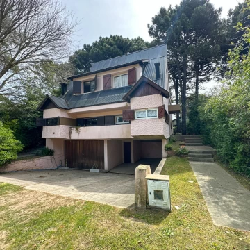 Casa en Duplex de 4 ambientes en Venta en Pinamar