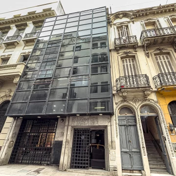 Edificio comercial. 5 niveles. Renta 6 %. Ingreso vehicular. San Nicolás