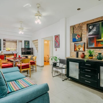 CASA - 4 AMBIENTES - PATIO - COCHERA - MINIMALISTA - MODERNO - SAN JUSTO CENTRO