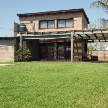 venta casa con pileta Roldan TDS3