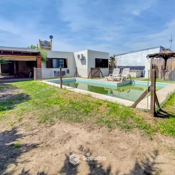 VENTA | PERMUTA - Casa 2 Dormitorios - Punta Chacra, Roldán.