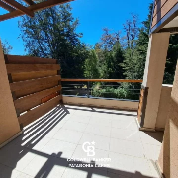 VENTA Departamento 2 dorm Amoblado Balcón Cochera y Baulera Complejo Patagonia Villa La Angostura