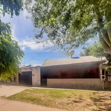 VENTA | PERMUTA - Casa de 3 dormitorios y cochera - Barrio Acindar, Rosario.