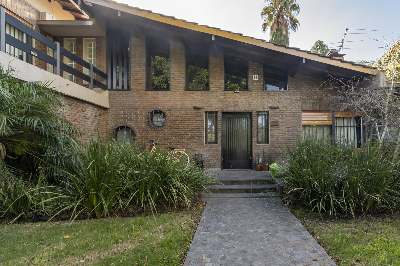 Casa de 4 dormitorios en Castelar, foto 2