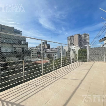 Departamento de 3 ambientes con balcón terraza.