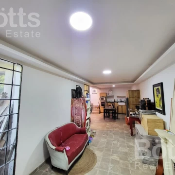 VENTA PH TIPO CASA RECICLADO 5 AMBIENTES ENTRADA INDEPENDIENTE 290 M2 EN BARRACAS SIN EXPENSAS 