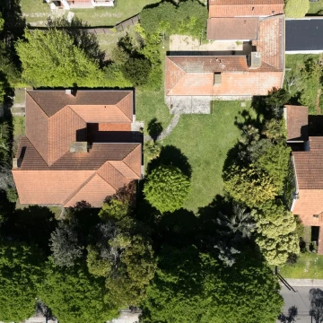 Chalet en Los Troncos a reciclar, apta para inversion