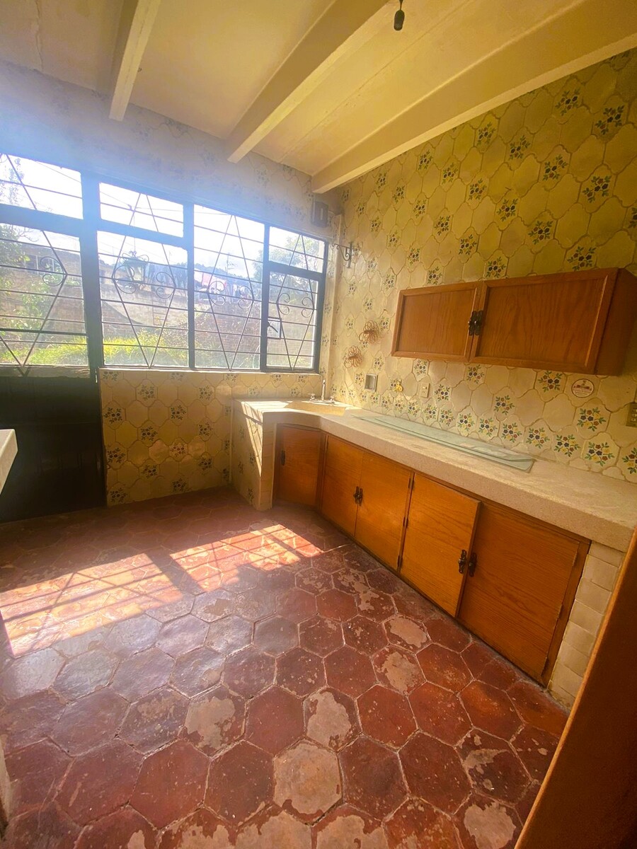 COCINA CON VISTA AL JARIN