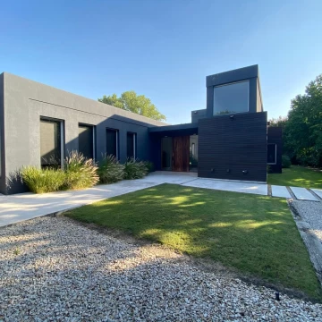 Casa de 5 ambientes con Jardín y Pileta en Venta - Barrio Cerrado Altos del Pilar