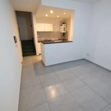 Alquiler ALMAFUERTE al 1700 Rosario Departamento de pasillo Apto Credito